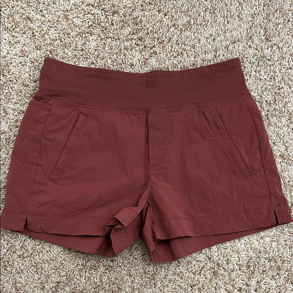 Athleta Trekkie Rust Shorts